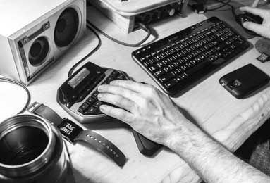 1998年公牛尼克斯经典对决：乔丹领袖风采与公牛战术布局解析